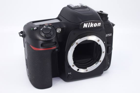 Nikon D7500 3001857 5 scaled