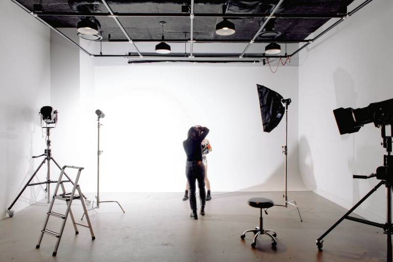 5 Lighting Setups to Get Started in the Studio