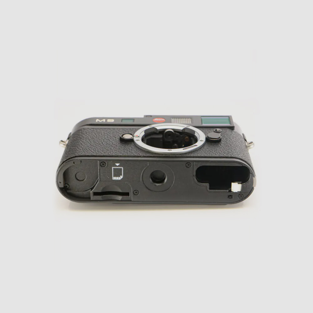 Leica M9 Digital Camera Corrosion Proof Sensor #L75M9B6111   DW8A3183