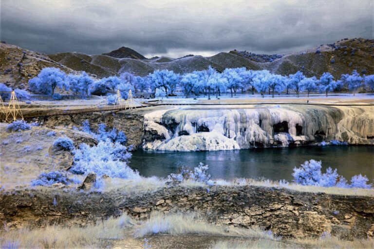 large hot spring 3de9af02 719c 4440 a365 d147b8470322