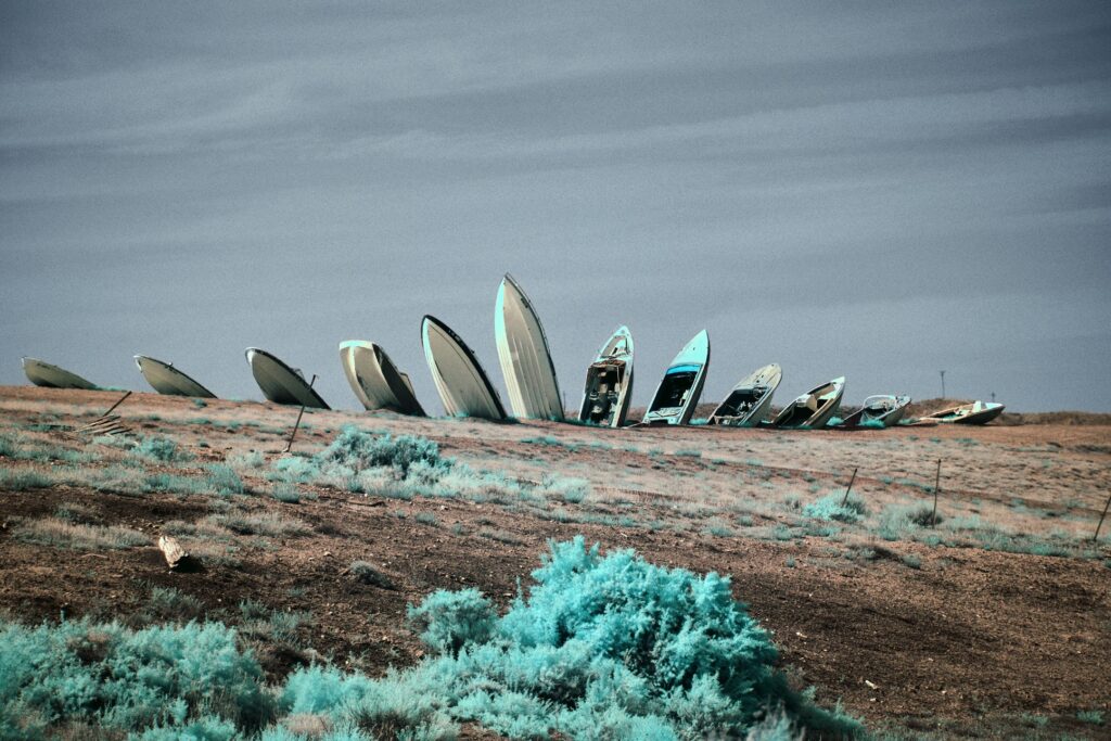 boats up ended 60f1001a e96f 4487 91f2 37cf6556d21a